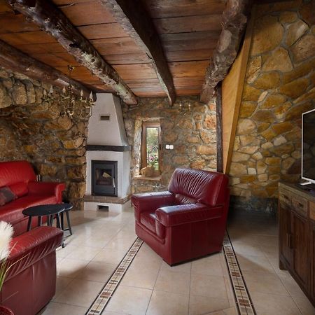 Stone Lady Holiday Home With Pool&Hot Tub,Sauna,Bbq,Garden Rasopasno Exterior photo