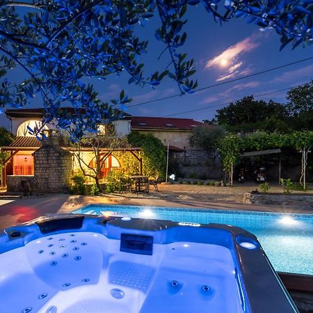 Stone Lady Holiday Home With Pool&Hot Tub,Sauna,Bbq,Garden Rasopasno Exterior photo