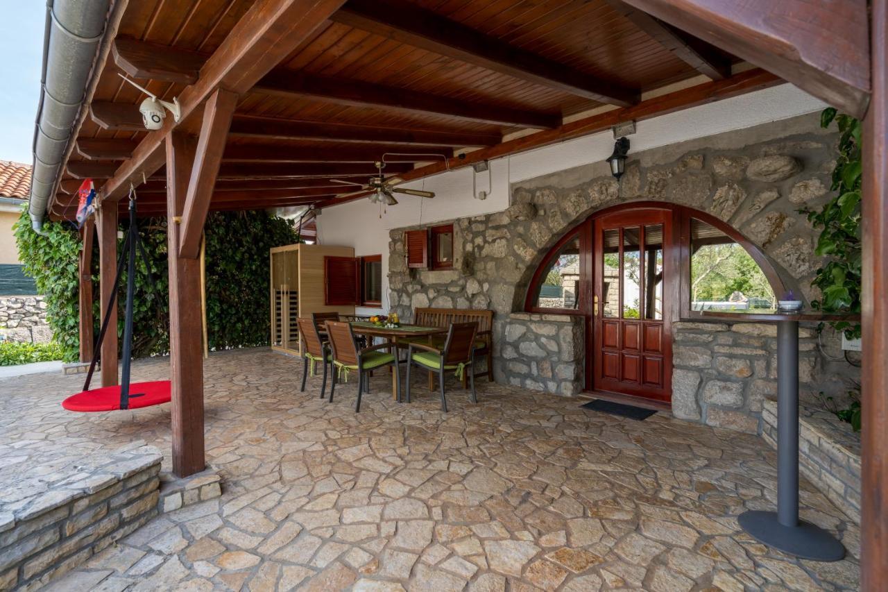Stone Lady Holiday Home With Pool&Hot Tub,Sauna,Bbq,Garden Rasopasno Exterior photo